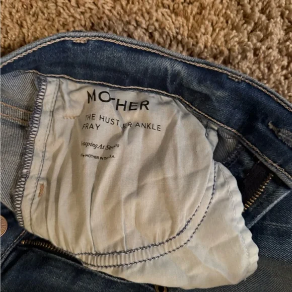 MOTHER The Hustler Ankle Fray in Grasping At Straws - Picture 9 of 11